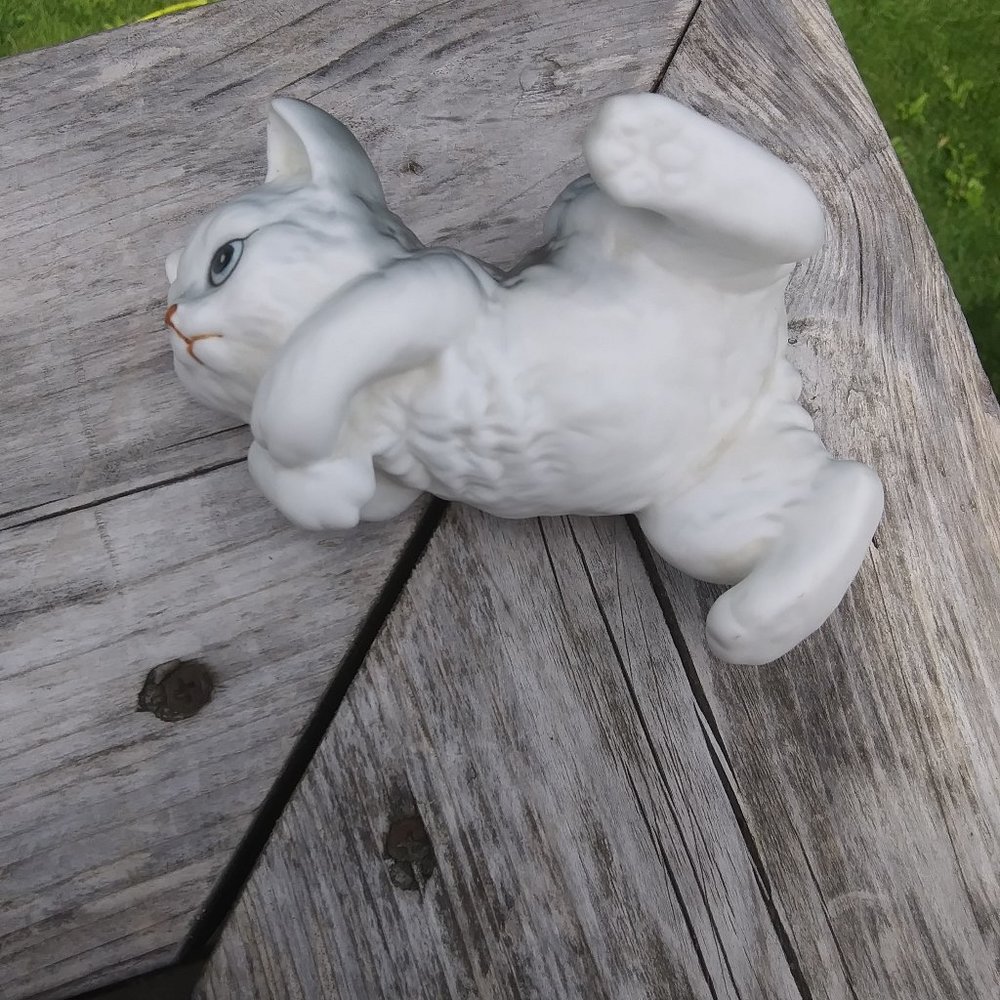 Enesco cat figurine rolling over for belly rubs